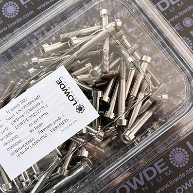 90 Screws LN 299500648 Mj6x48 Titanio gr. 5 (6Al4V) - 90 Screws LN 299500648 M6x1,00x48 mm. Titanio gr. 5 (6Al4V) AMS4965.