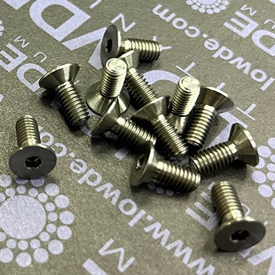 Avellanado DIN 7991 M4x10 mm. de Titanio gr. 5 (6Al4V)