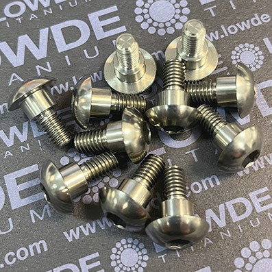 Tornillo bot�n M6x10 mm. distanciador de 8,5x5 mm. Titanio gr. 5 (6Al-4V)