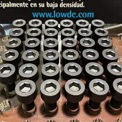 31 Tornillos DIN 912 M10x25 mm. Titanio gr. 5 (6Al4V) Recubiertos