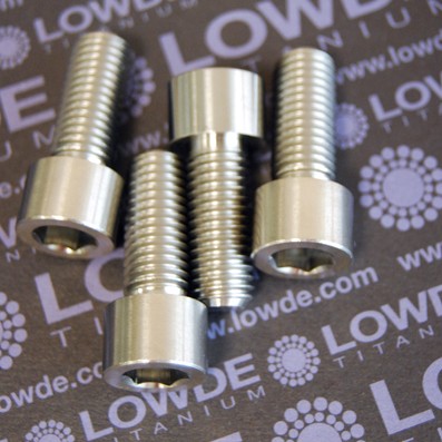 Tornillo DIN 912 M12x30 titanio gr. 5 (6Al4V) - 1 Tornillo DIN 912 M12x30 titanio gr. 5 (6Al4V)