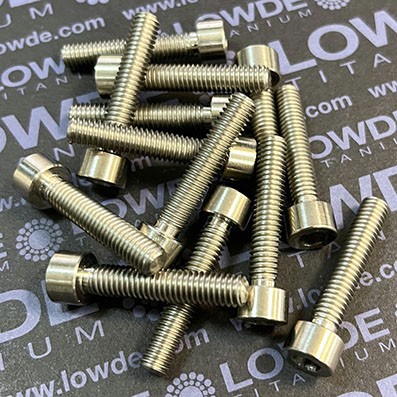 Tornillo DIN 912 M6x30 mm. de Titanio gr. 2 (puro)