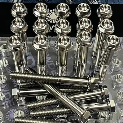 Tornillo hexagonal con balona M6x50 mm. Titanio gr. 5 (6Al4V)