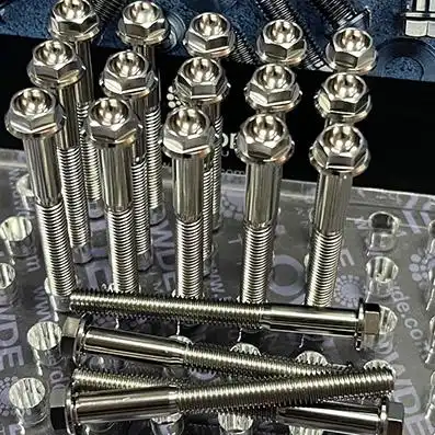 Tornillo hexagonal con balona M6x60 mm. Titanio gr. 5 (6Al4V)